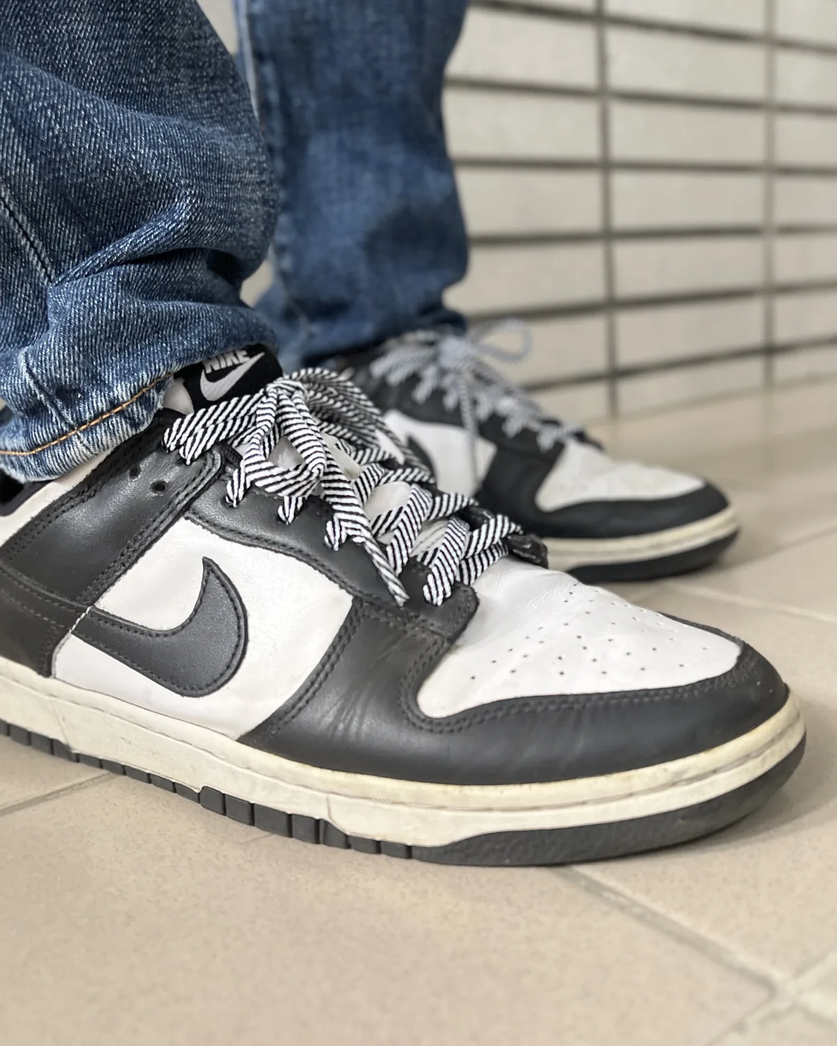 Modern 摩登 Spur 馬刺黑白斜紋鞋帶，搭配黑白 Nike Dunk 上腳穿搭